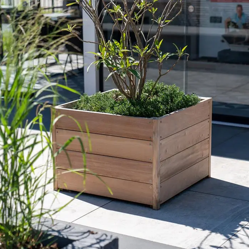 Bac carré en bois