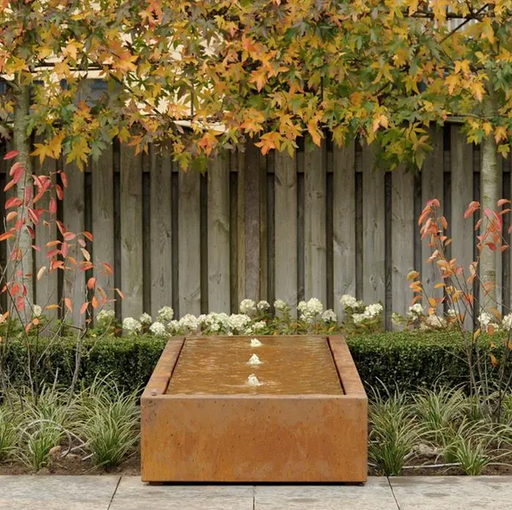 Table d'eau en acier corten
