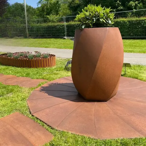Terrasse ronde en acier corten